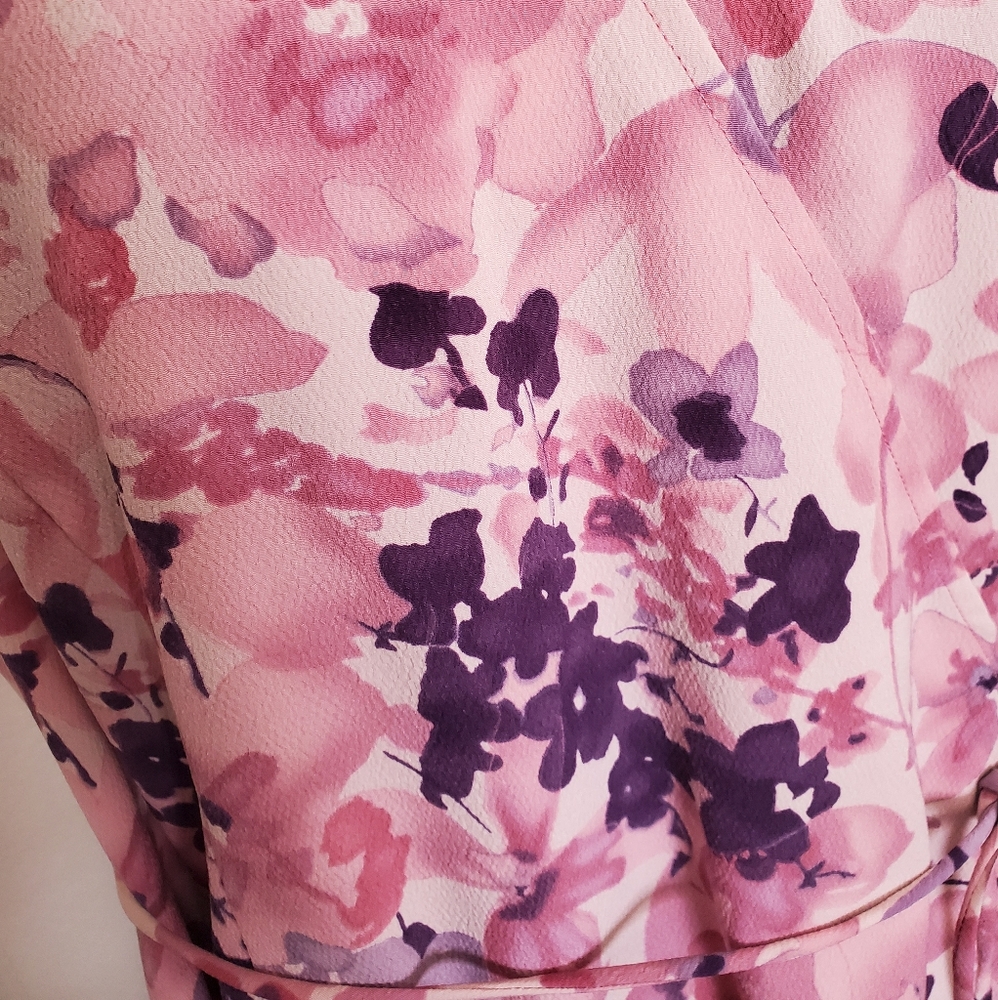 Dress. - Picture 2 of 3